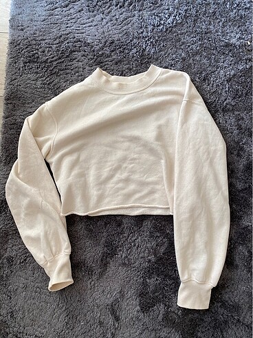 H&M crop sweat