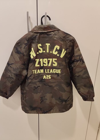 Kapüşonlu Kamuflaj Desenli Erkek Çocuk Mont - Görsel 2