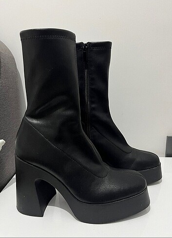 Stradivarius Stradivarius Platform Bot