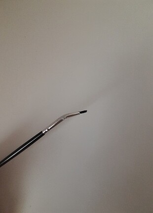 Eğik Uçlu Eyeliner Fırçası