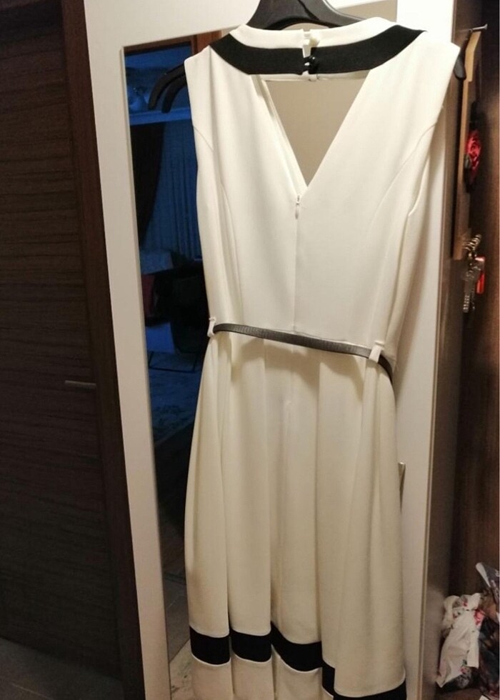 Beyaz mezuniyet elbisesi - Görsel 3