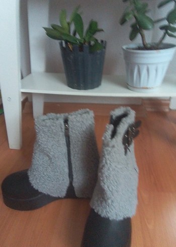 Gri Kürklü Kadın Dolgu Topuk Bot - Görsel 2