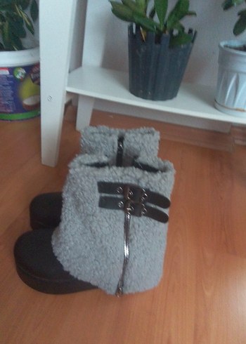 Gri Kürklü Kadın Dolgu Topuk Bot - Görsel 3