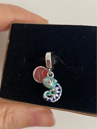 Pandora Bukalemun charm