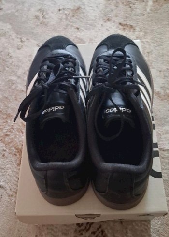 39 Beden Adidas Siyah Beyaz Kadın Spor Ayakkabı