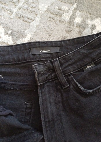Mavi Jeans Siyah Yırtık Mini Denim Şort