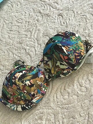Bikini üstü