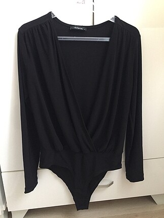 Göğüs detaylı çıtçıtlı body