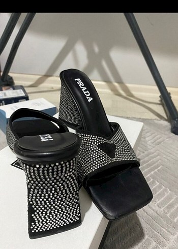 Polaris Taşlı Tokalı Siyah Stiletto Terlik