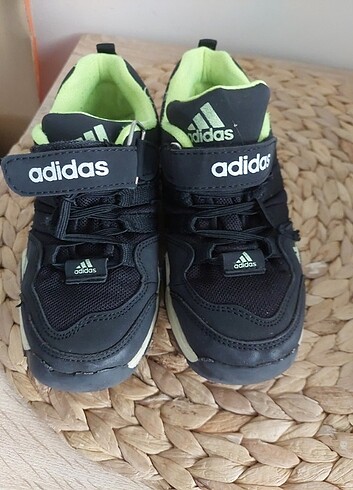 Adidas Erkek Çocuk spor ayakkabısı