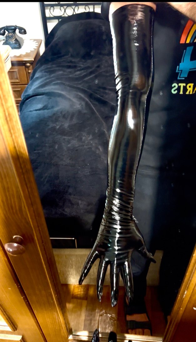 Rugan Uzun Siyah Deri Gotik Eldiven - Görsel 4