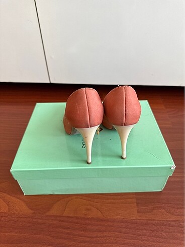 36 Beden çeşitli Renk Sertaç delibaş stiletto