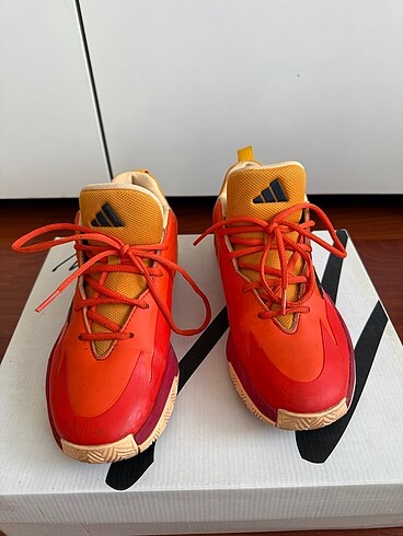 Adidas basketbol ayakkabısı