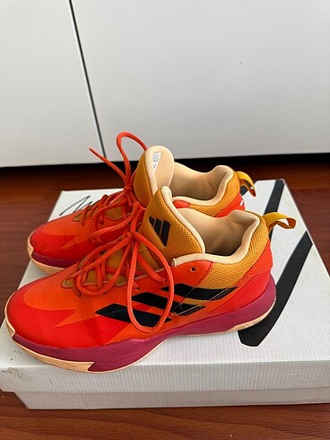 38 Beden Adidas basketbol ayakkabısı