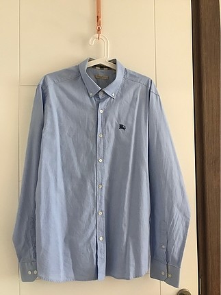 Burberry bebe mavi gömlek orjinaldir