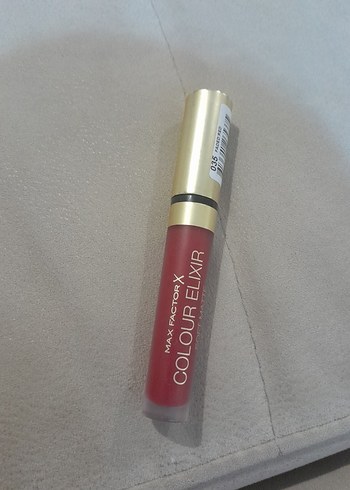 Max Factor Parlak Kırmızı Ruj
