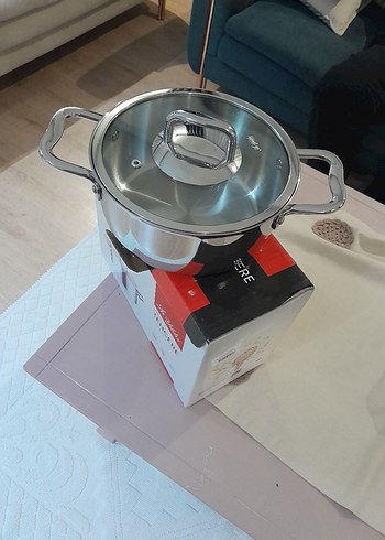 Çelik Saplı Gri Tencere
