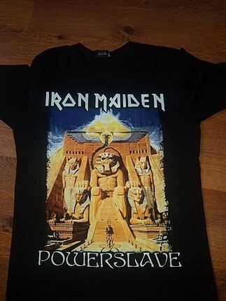 Iron Maiden band t-shirt 