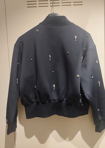 Düğmeli Nakışlı Kısa Kot Ceket - Görsel 6