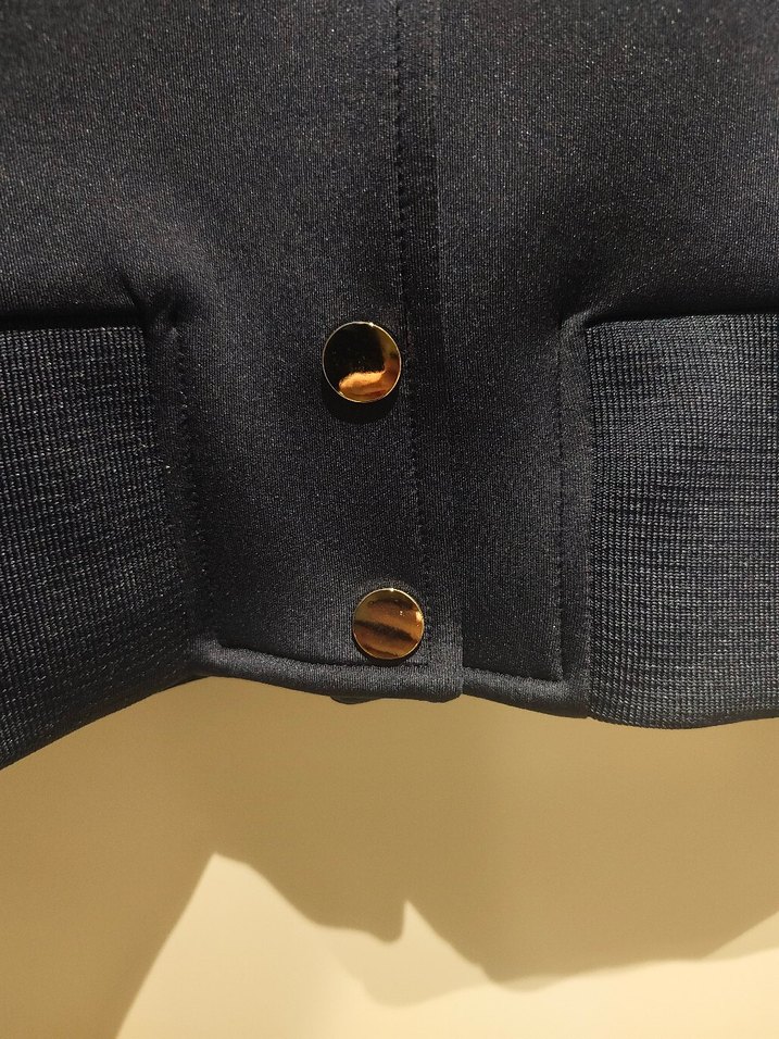 Düğmeli Nakışlı Kısa Kot Ceket - Görsel 5