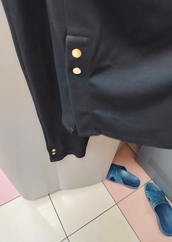 Siyah Kısa Kapüşonlu Fermuarlı Kadın Yelek - Görsel 3