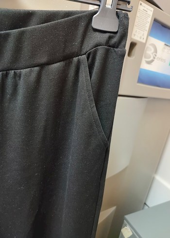 Siyah Kısa Kapüşonlu Fermuarlı Kadın Yelek - Görsel 9