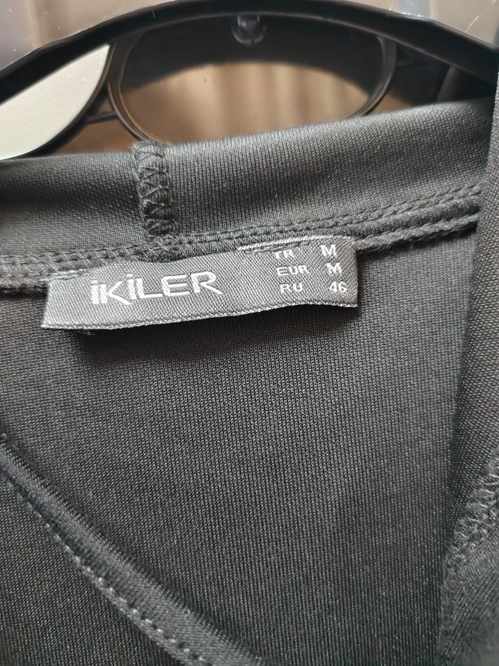 Siyah Kısa Kapüşonlu Fermuarlı Kadın Yelek - Görsel 2