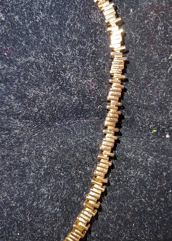 Uzun Zincir Detaylı Altın Renkli Kadın Kolye - Görsel 3