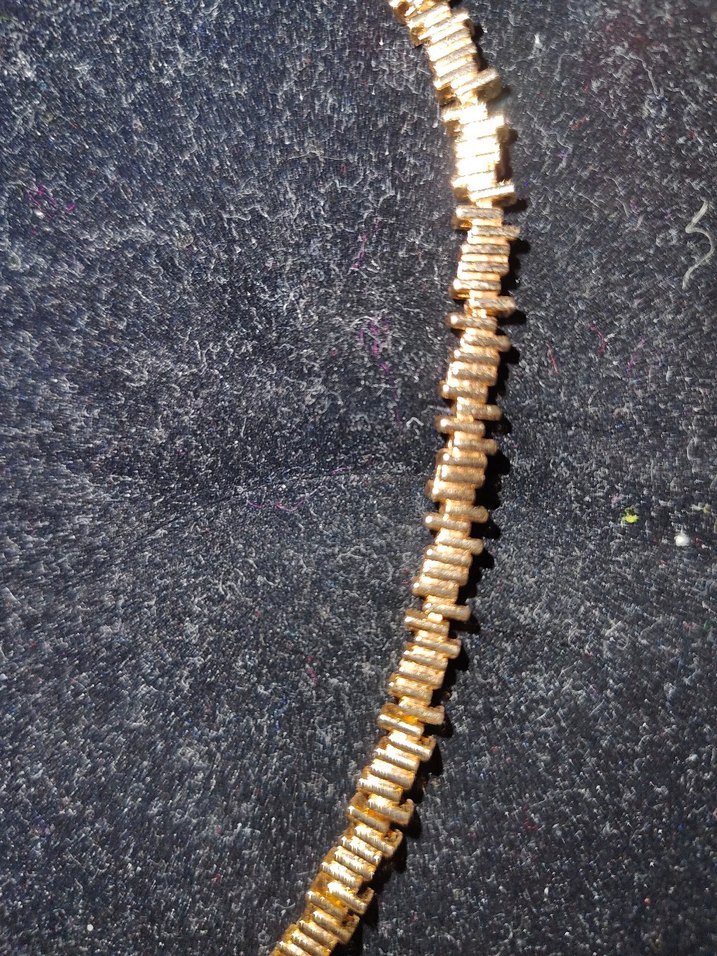 Uzun Zincir Detaylı Altın Renkli Kadın Kolye - Görsel 3