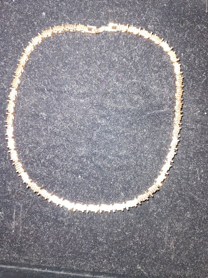 Uzun Zincir Detaylı Altın Renkli Kadın Kolye - Görsel 5