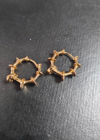 Altın Renk Mini Kemerli Kadın Küpeler - Görsel 6