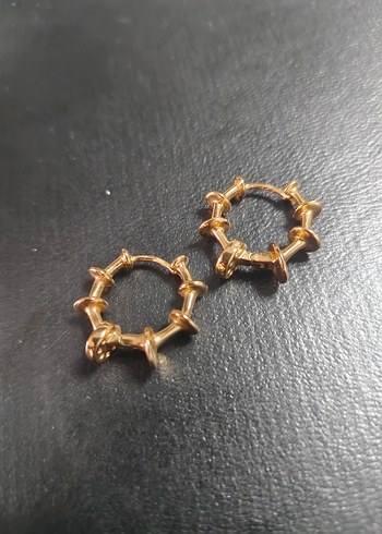 Altın Renk Mini Kemerli Kadın Küpeler - Görsel 7