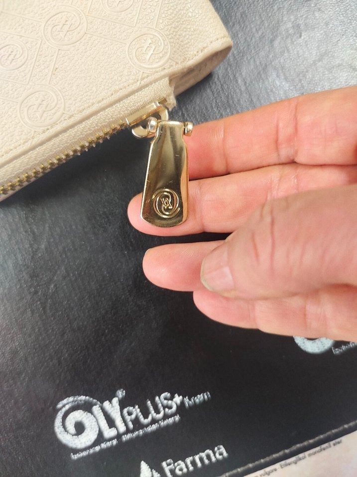 Beyaz Deri Fermuarlı Kadın Cüzdan - Görsel 3