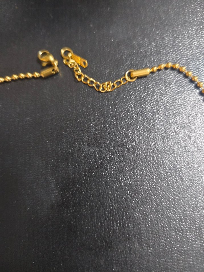 Zincir Detaylı Altın Renk Midi Kolye - Görsel 5