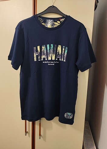 Önü detaylı lacivert renk t-shirt 