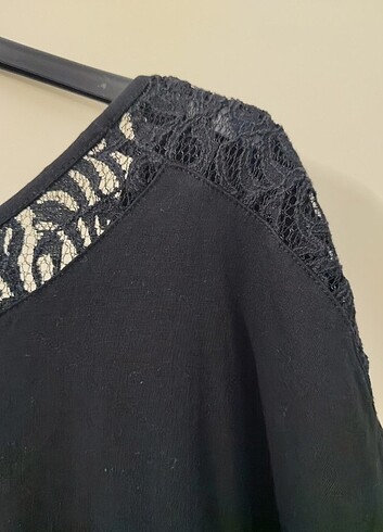 m Beden siyah Renk İkiler marka yazlık yakası dantel detaylı siyah tişört