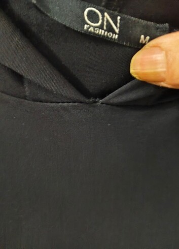m Beden On triko kapüşonlu önü detaylı siyah tişört