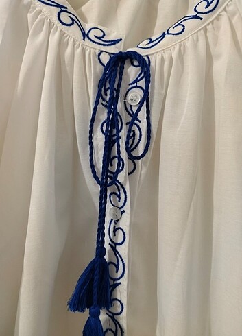 Diğer Kolları detaylı yazlık beyaz bluz