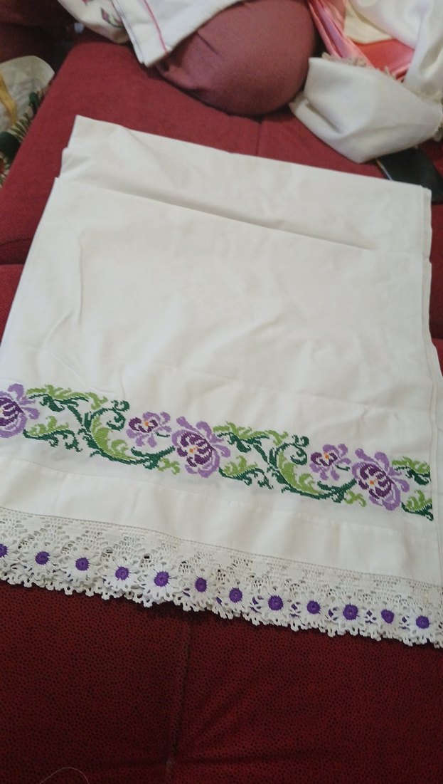 İşlemeli Mor Yorgan Kapağı - Görsel 2