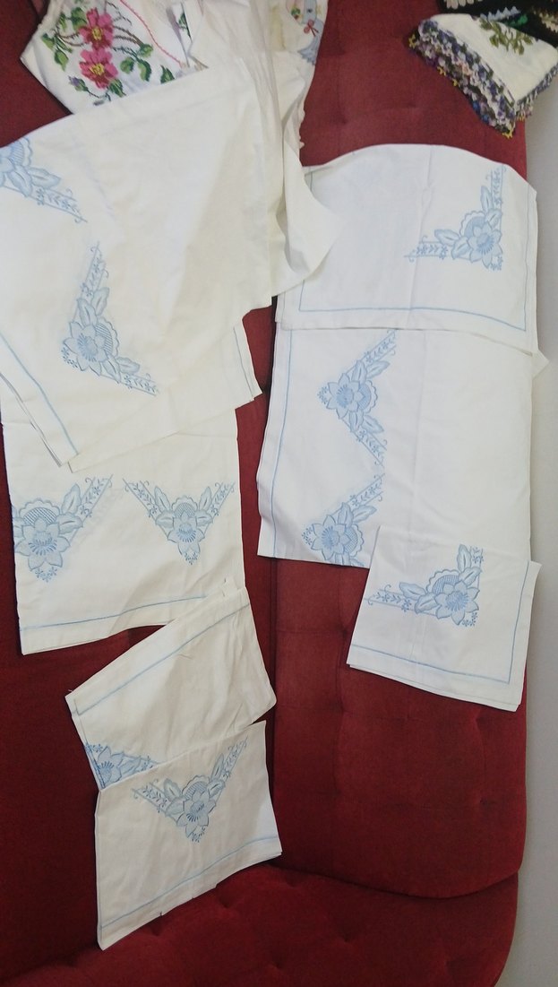 Mavi Nakışlı Beyaz Yatak karyola takım - Görsel 4