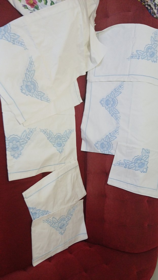 Mavi Nakışlı Beyaz Yatak karyola takım - Görsel 5