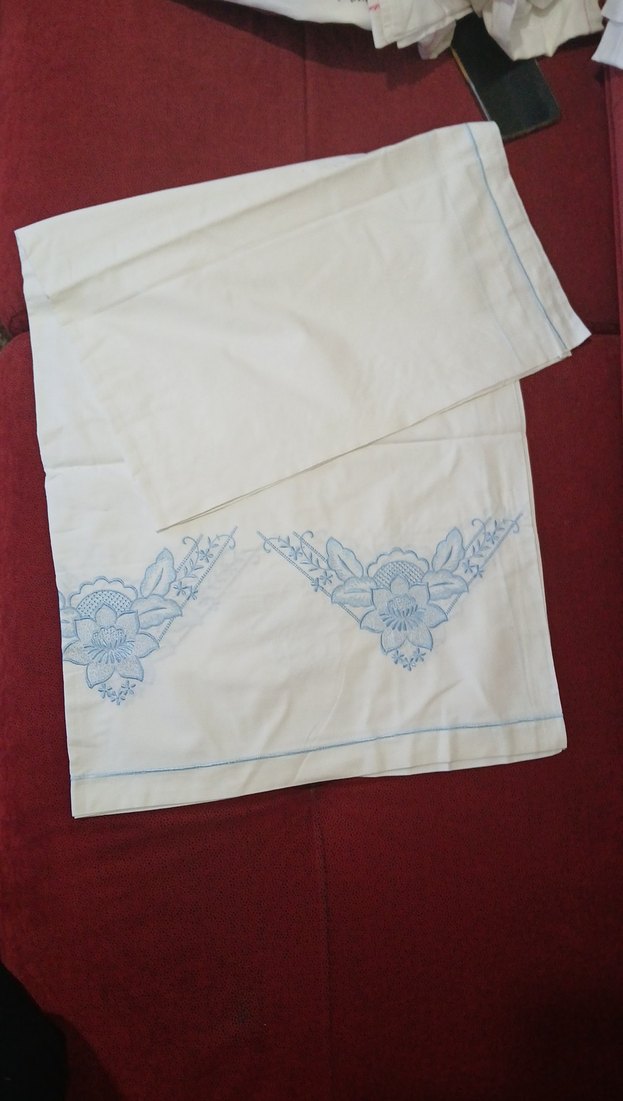 Mavi Nakışlı Beyaz Yatak karyola takım - Görsel 2