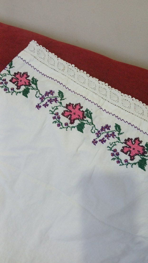 Nakışlı Beyaz Yastık Kılıfı kanaviçe - Görsel 2