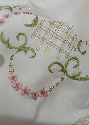 Nakışlı Beyaz Masa Örtüsü ipek Nişan bohçası - Görsel 3