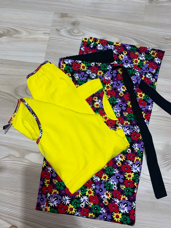 Renkli Çiçek Desenli Eşofman Takımı - Görsel 2