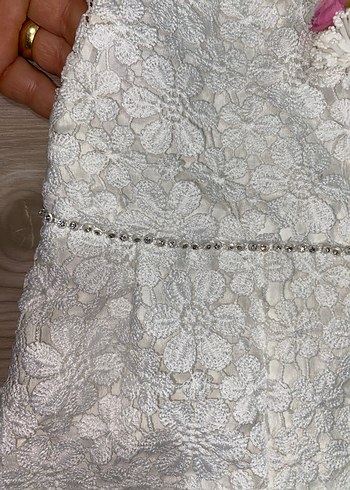 Kız Çocuk Dantel İşlemeli Beyaz Elbise - Görsel 2