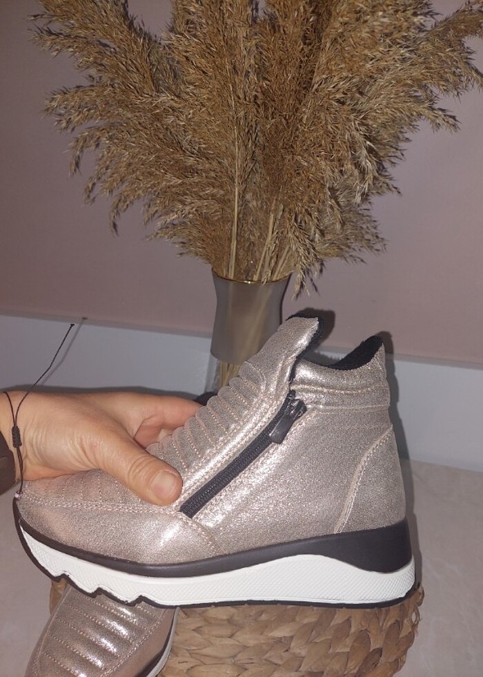 Süet Bot - Görsel 2