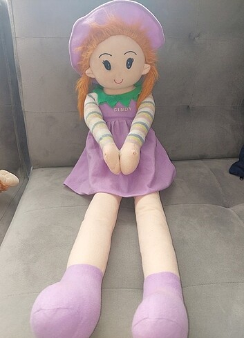 Uzun bacaklı kız bebek 