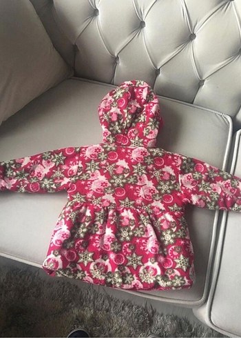 Kapüşonlu Çiçek Desenli Kız Çocuk Mont - Görsel 3