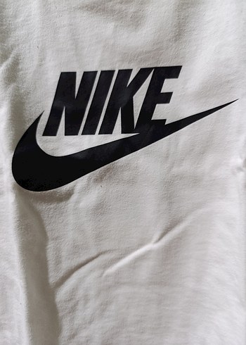 40 Beden Nike Kadın Beyaz Kısa Kollu Tişört